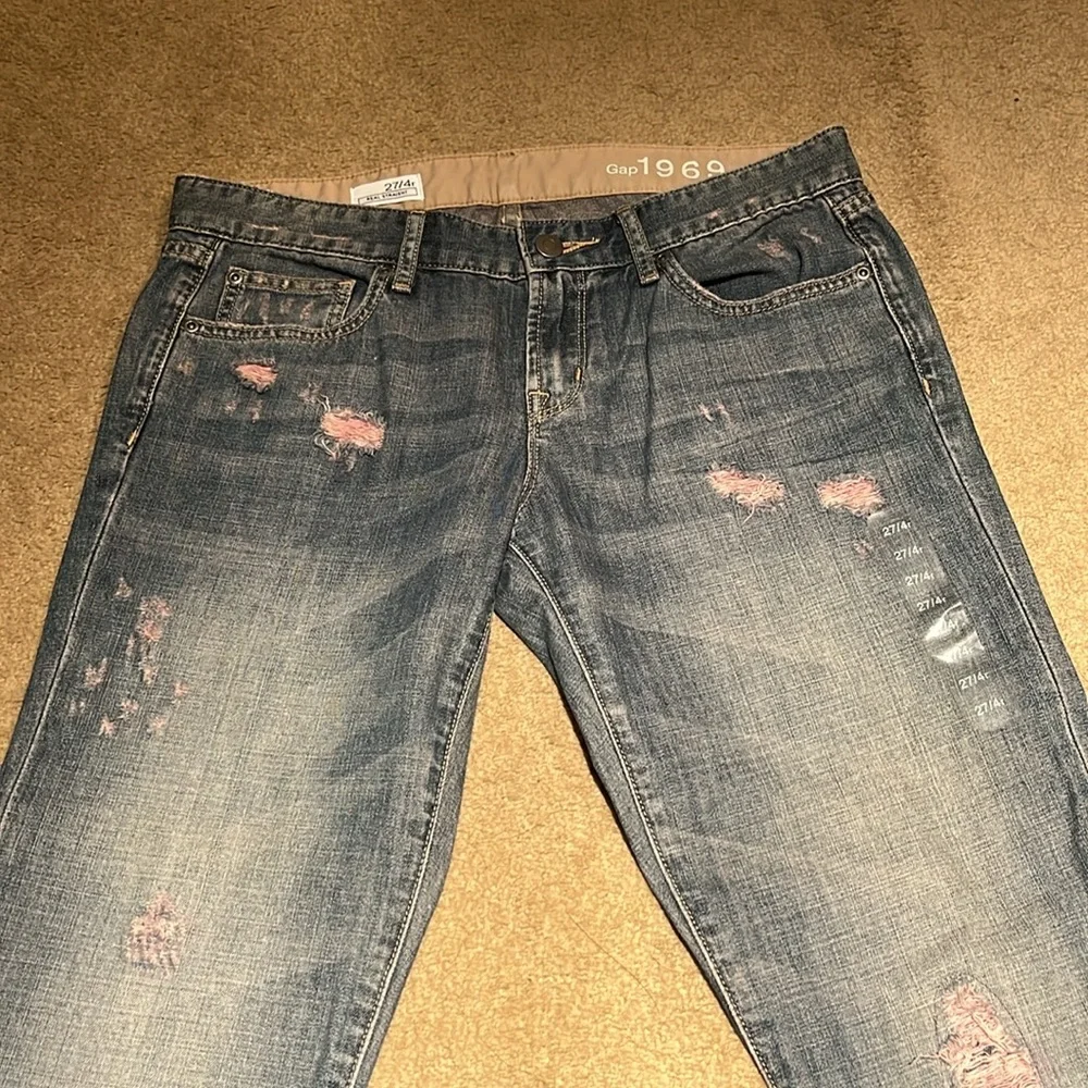 NWT Gap distressed denim cropped leg size 26/4R soft - Picture 3 of 5